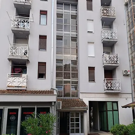 Apartment Stan Na Dan